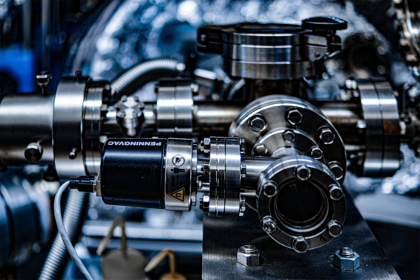 プラント設備における計装機器と配管の機械器具設置工事